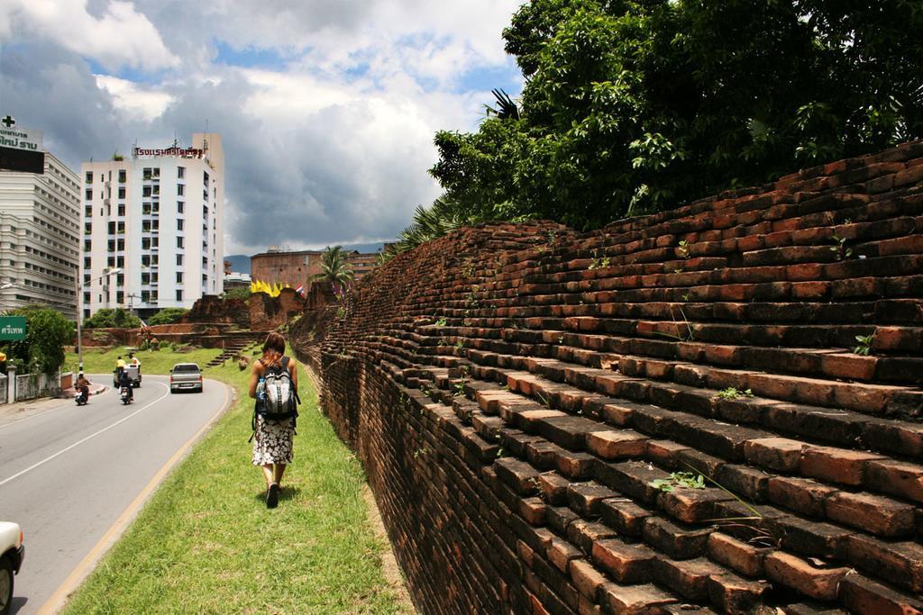 Sereno Airport Hotel Chiang Mai Exterior foto